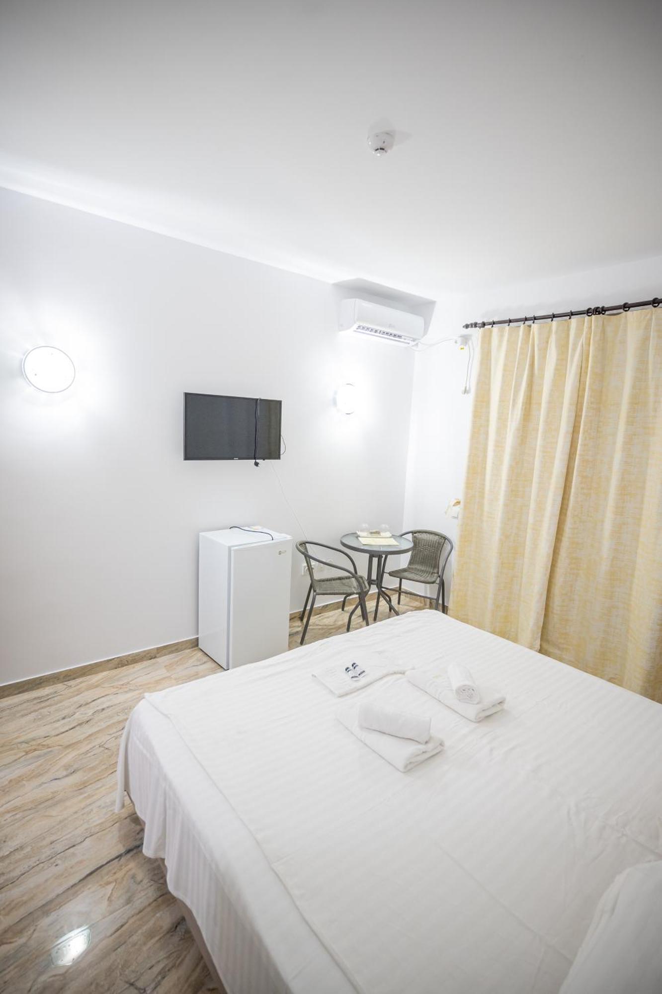 Hotel Damar コスティネシュティ エクステリア 写真