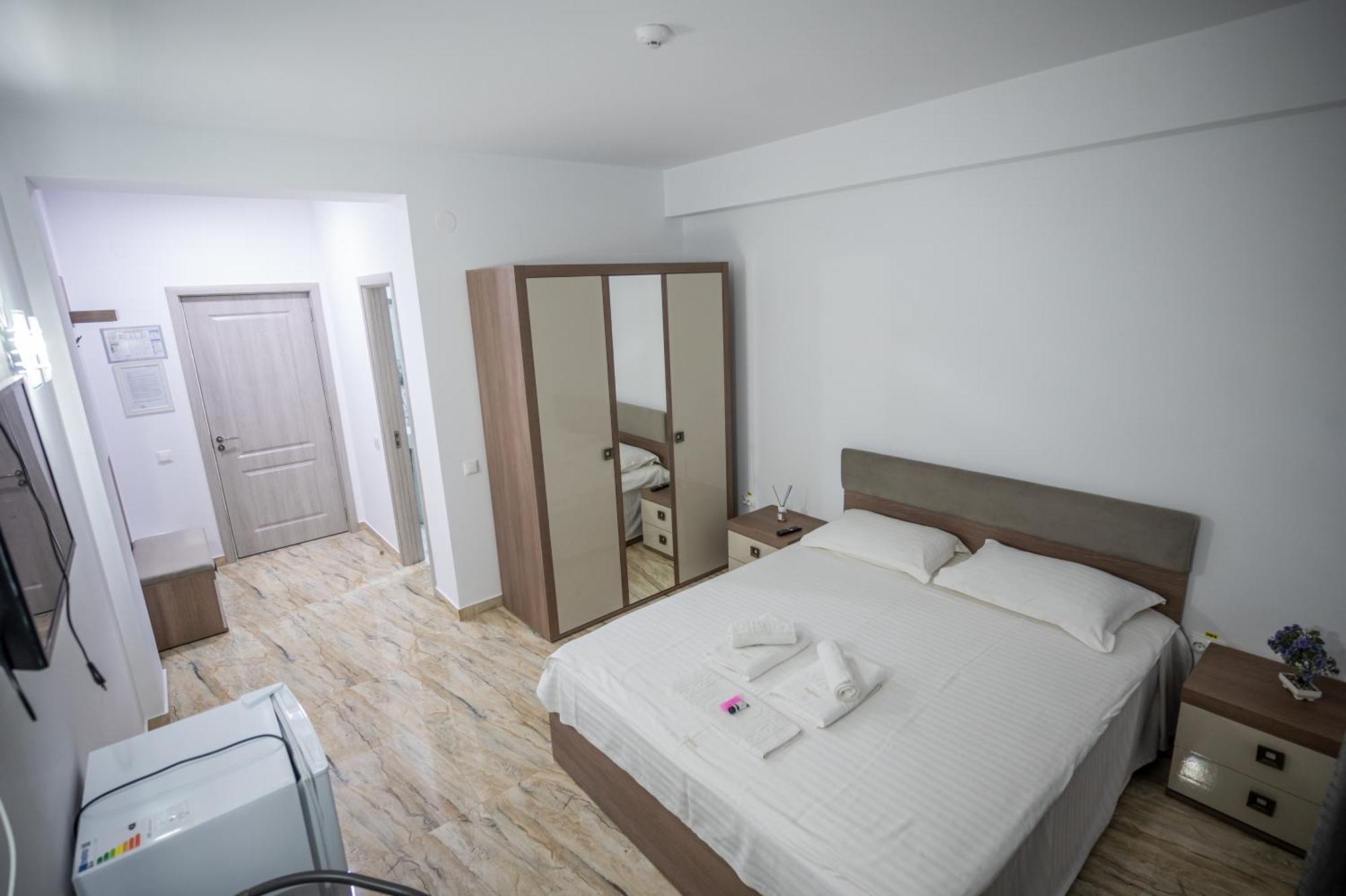 Hotel Damar コスティネシュティ エクステリア 写真