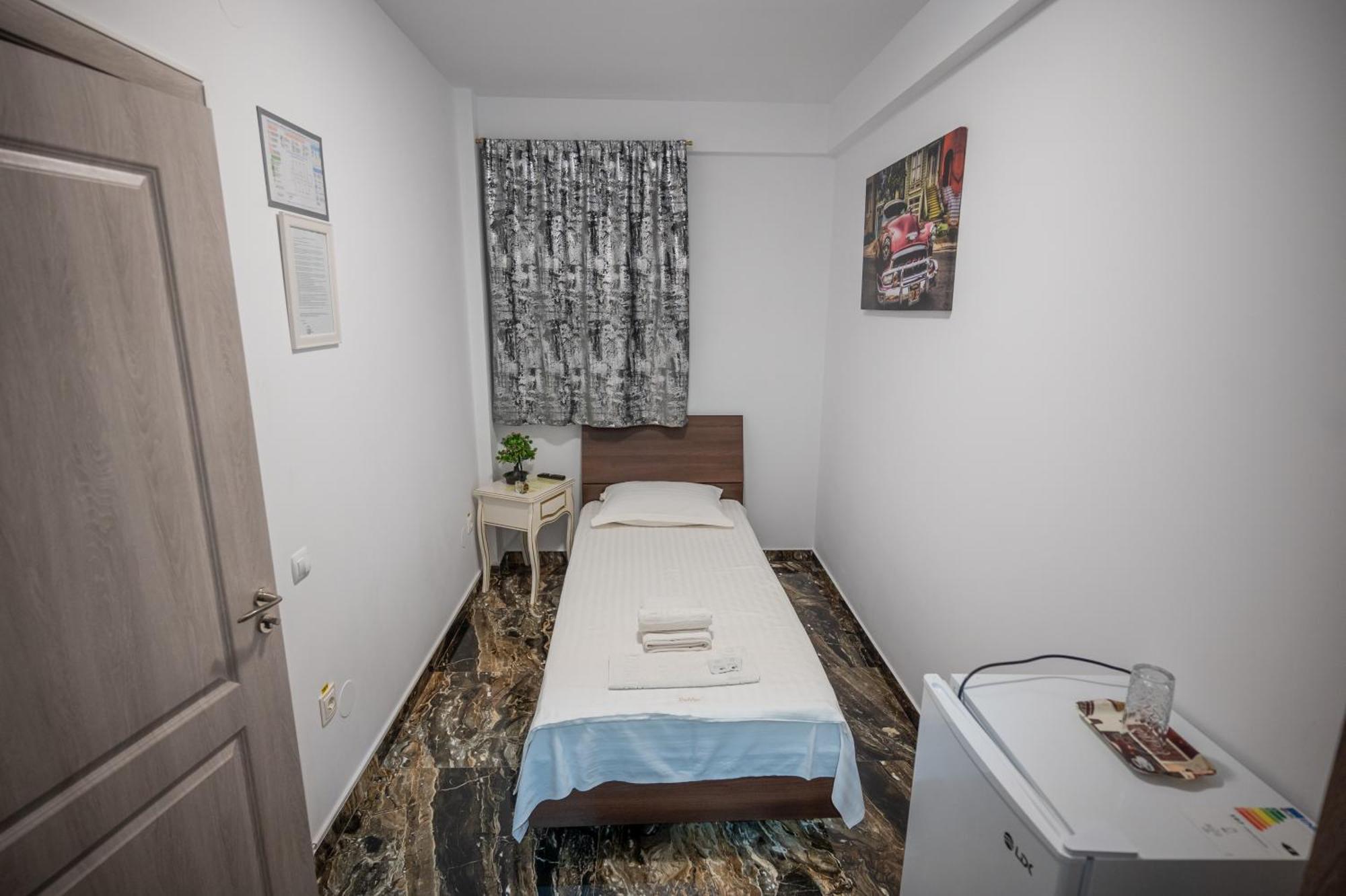 Hotel Damar コスティネシュティ エクステリア 写真