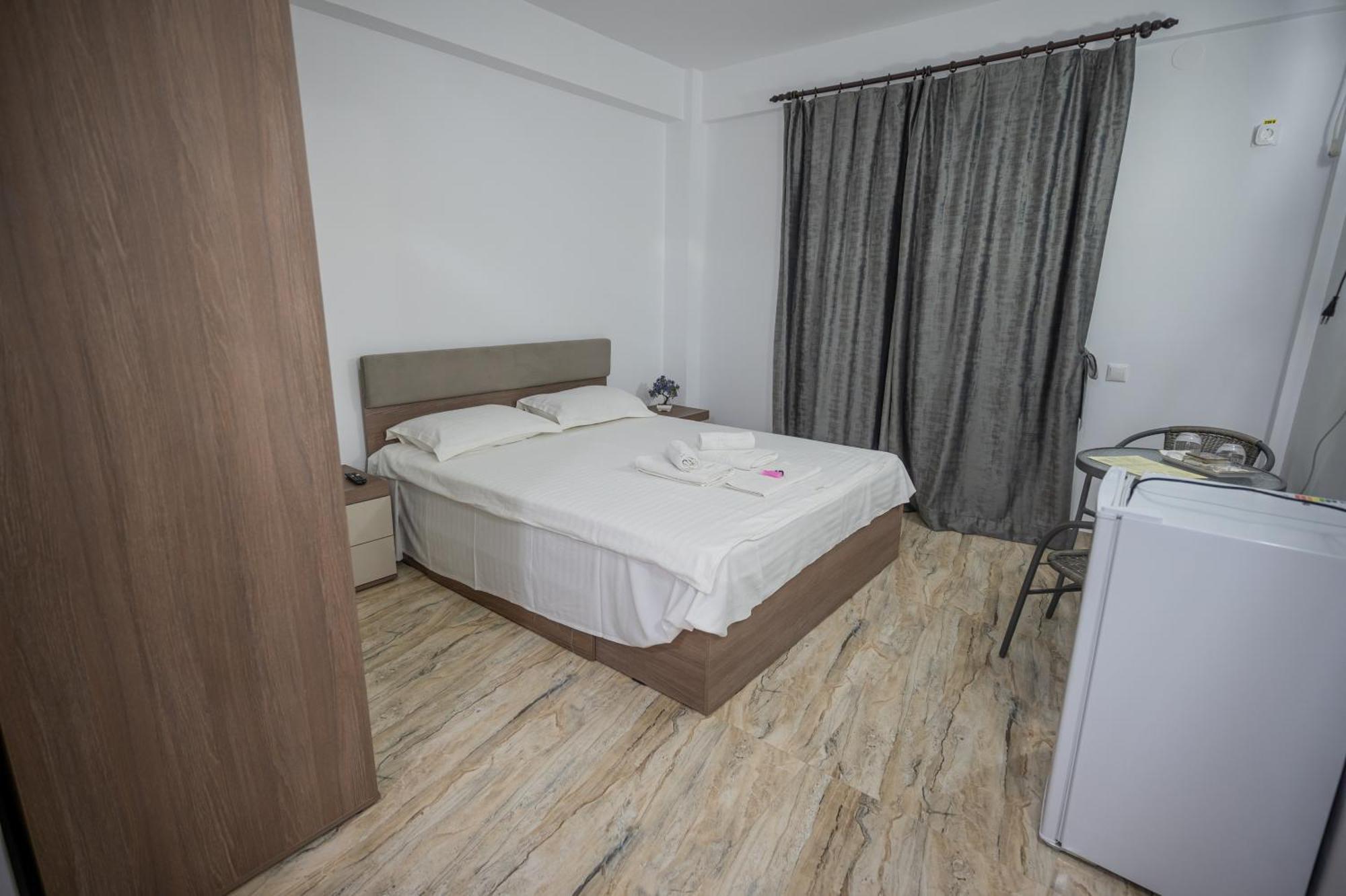 Hotel Damar コスティネシュティ エクステリア 写真