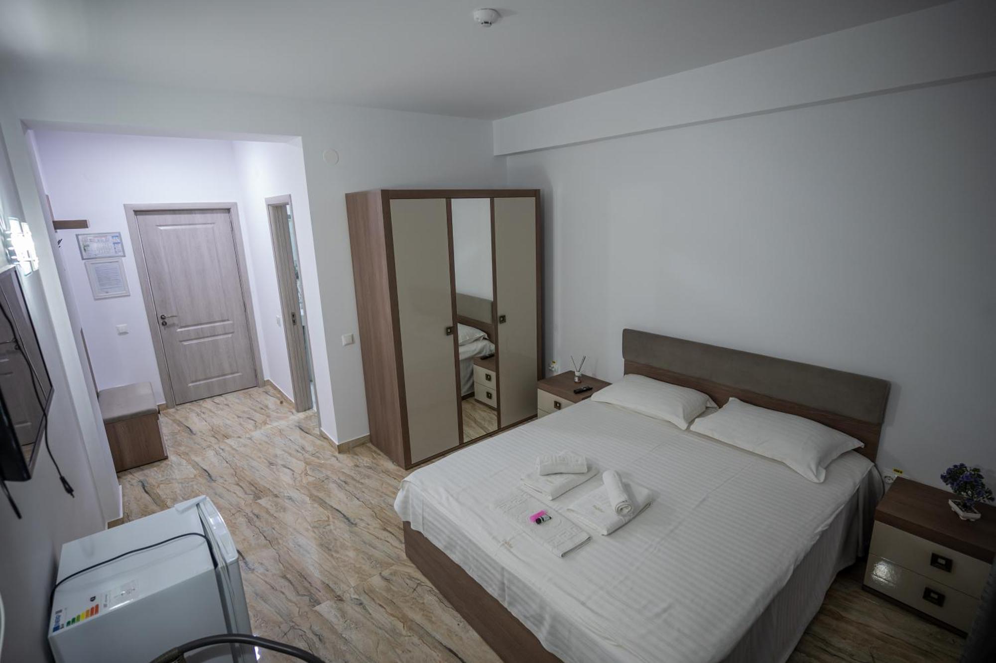 Hotel Damar コスティネシュティ エクステリア 写真