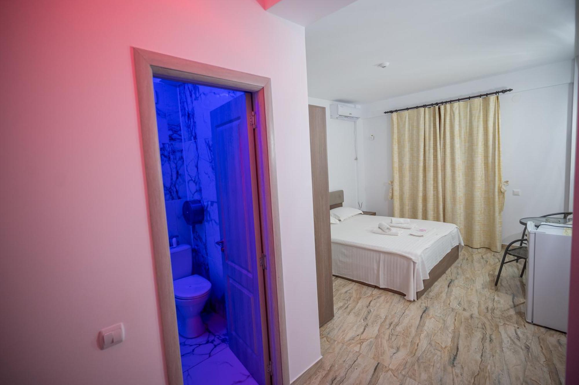 Hotel Damar コスティネシュティ エクステリア 写真
