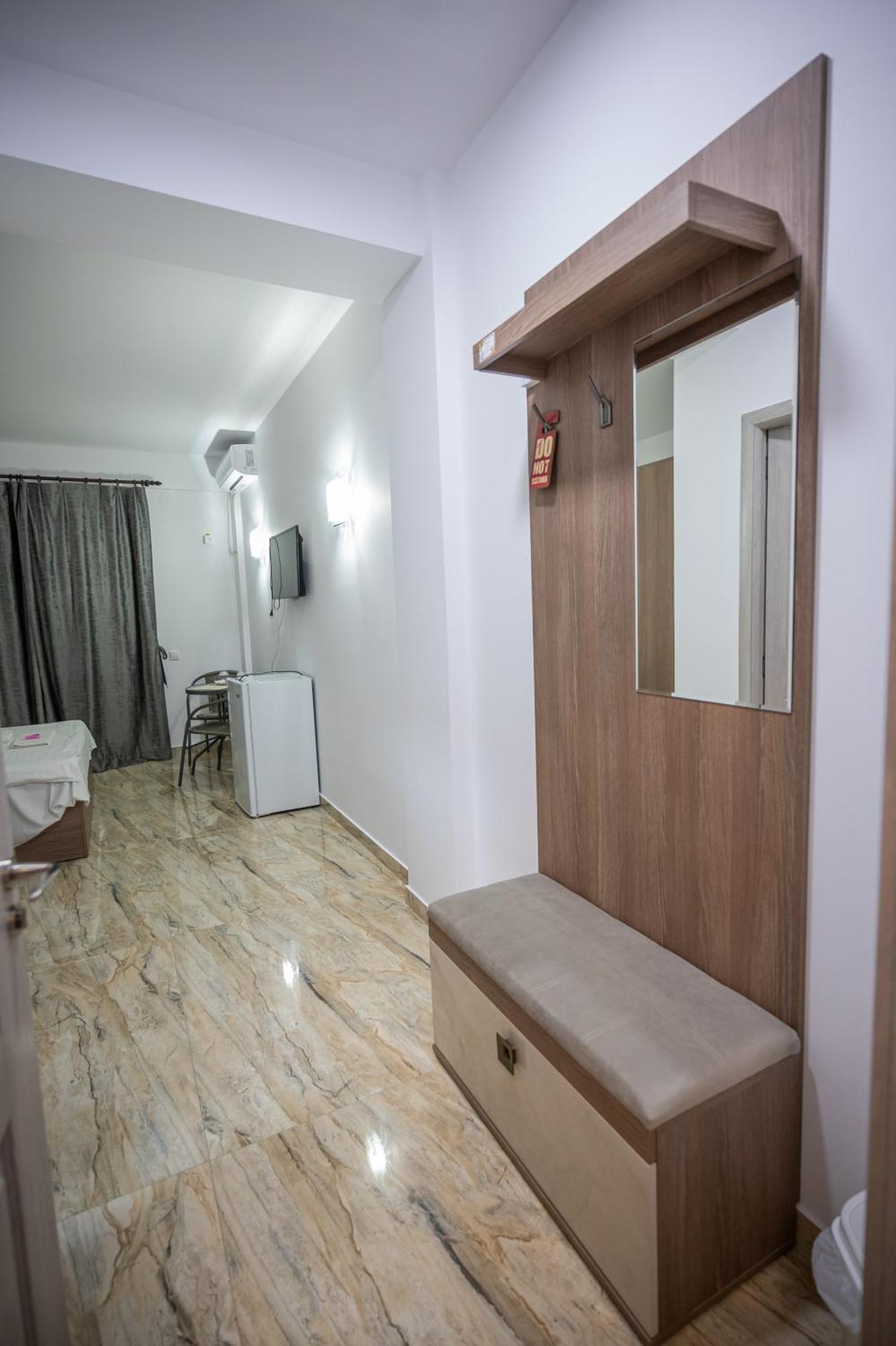 Hotel Damar コスティネシュティ エクステリア 写真