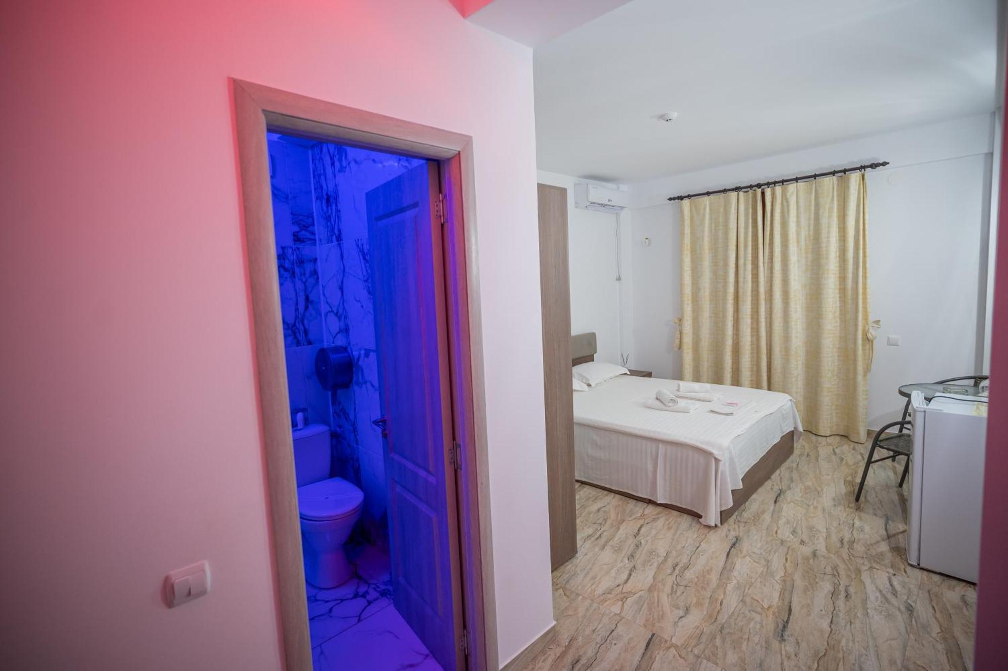 Hotel Damar コスティネシュティ エクステリア 写真
